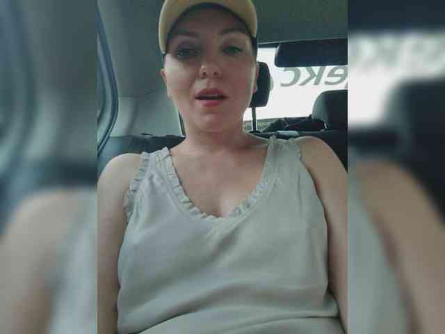 DIVORA Sex Cam Show