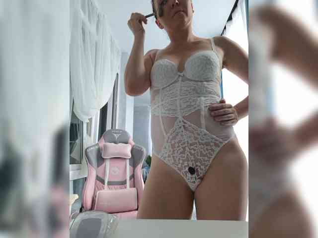 DIVORA Sex Cam Show
