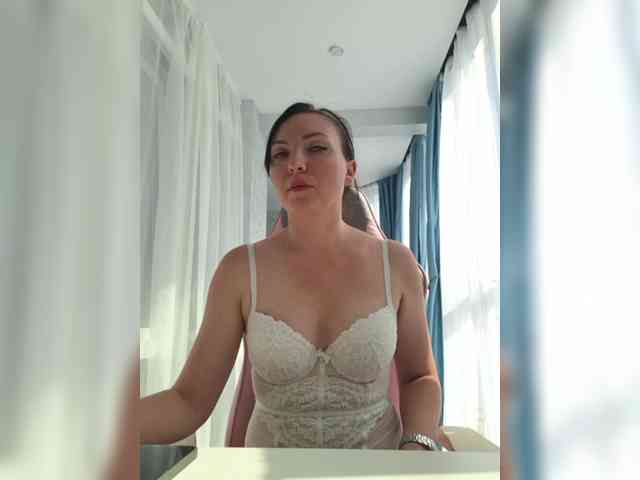 DIVORA Sex Cam Show