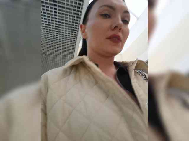 Mrs_Di webcam