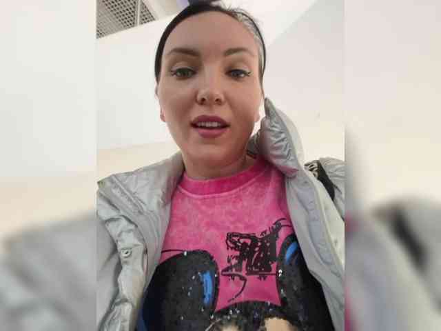 Mrs_Di webcam