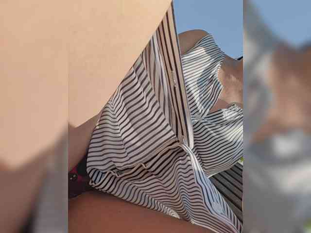 DIVORA Sex Cam Show