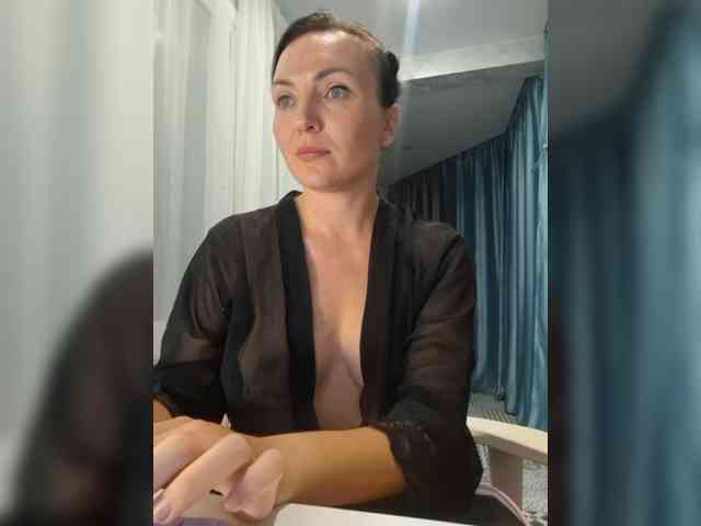 DIVORA Sex Cam Show
