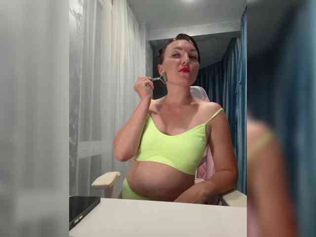 DIVORA Sex Cam Show