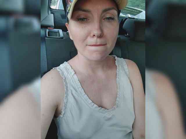 DIVORA Sex Cam Show