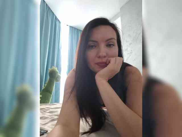 DIVORA Live Webcam on BongaCams