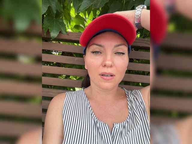 DIVORA Live Webcam on BongaCams