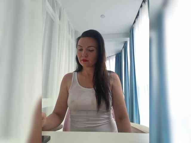 DIVORA Sex Cam Show