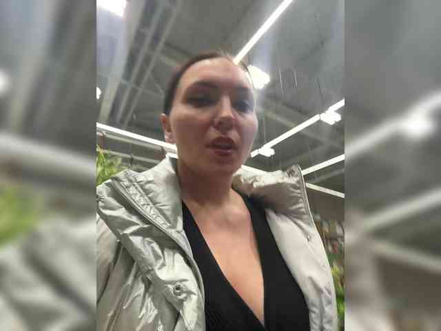 DIVORA Live Webcam on BongaCams