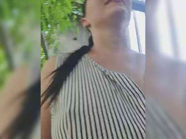DIVORA Sex Cam Show