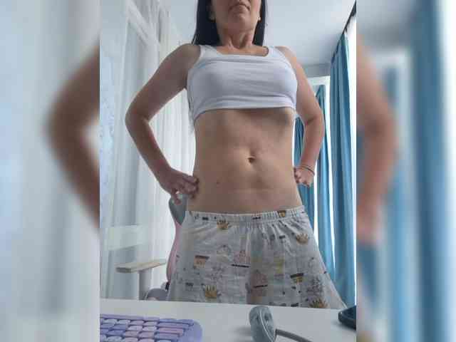 DIVORA Sex Cam Show