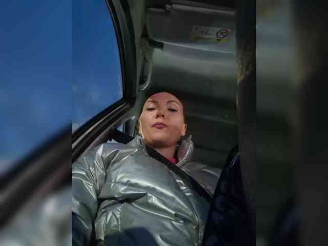 Mrs_Di webcam