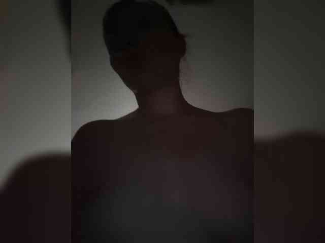 DIVORA Sex Cam Show
