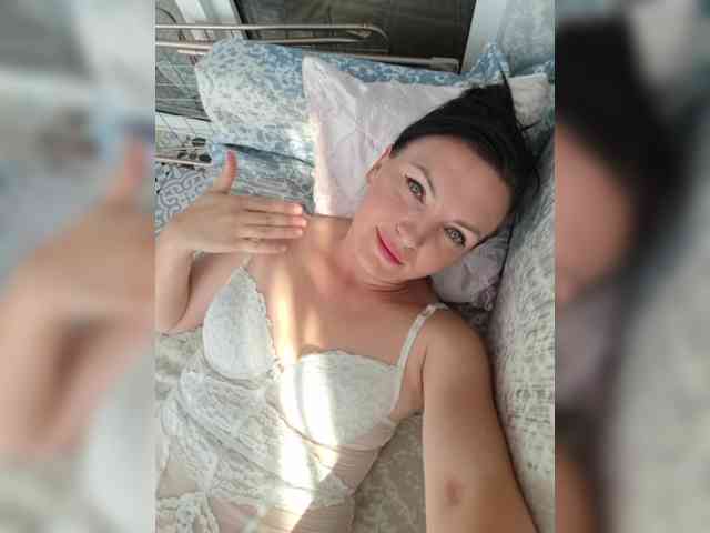 DIVORA Sex Cam Show