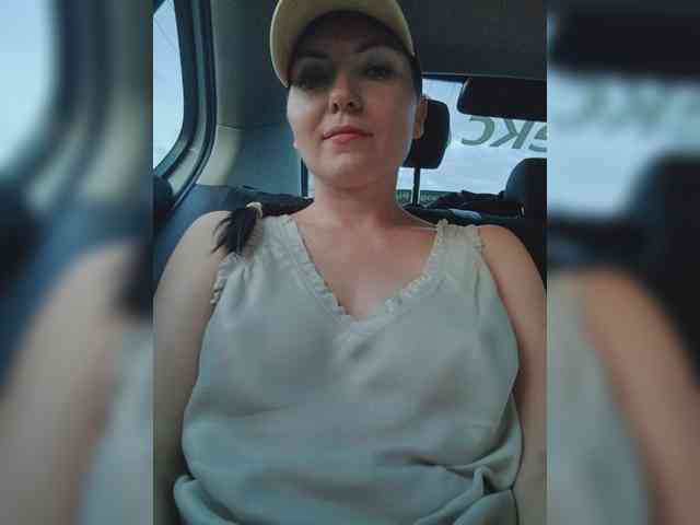 DIVORA Sex Cam Show
