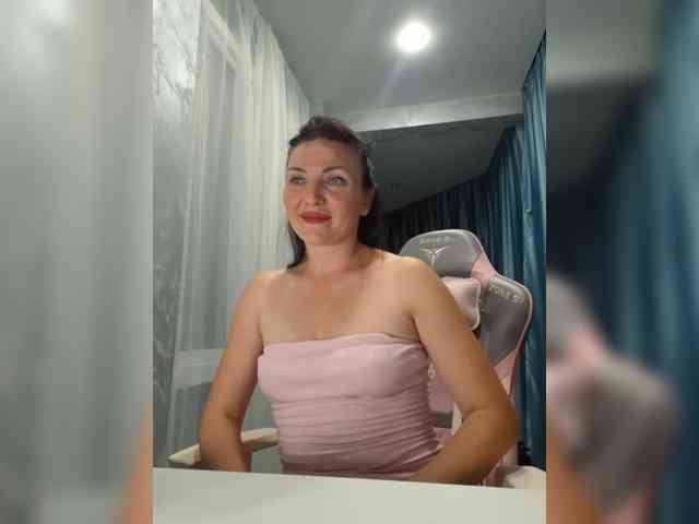 DIVORA Sex Cam Show