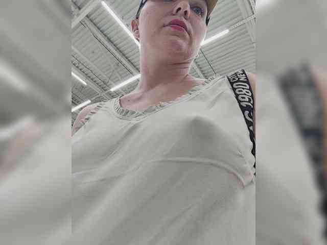 DIVORA Sex Cam Show