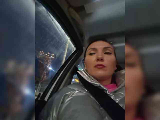 Mrs_Di webcam