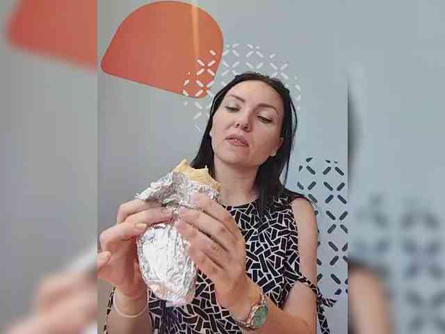DIVORA Sex Cam Show