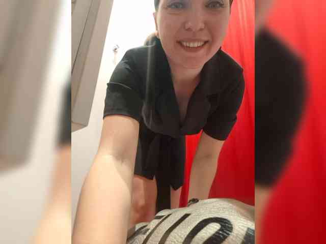 DIVORA Live Webcam on BongaCams