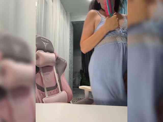 DIVORA Sex Cam Show