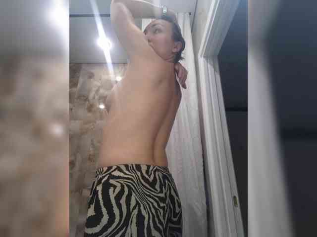 Mrs_Di webcam