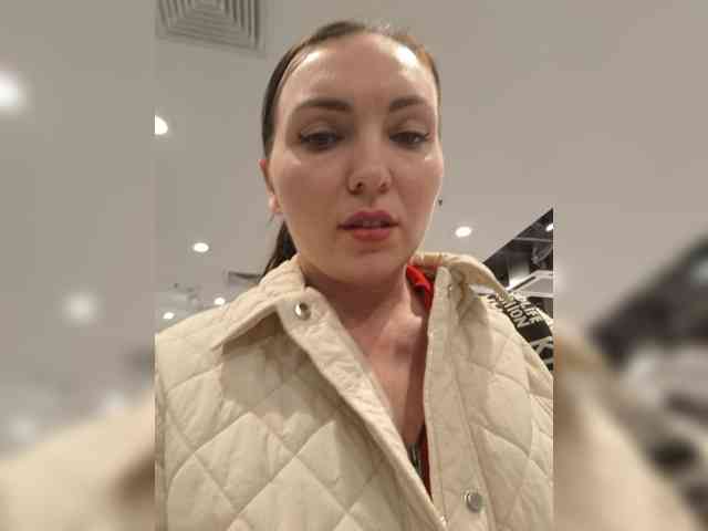 DIVORA Live Webcam on BongaCams