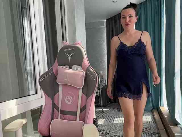 Mrs_Di webcam