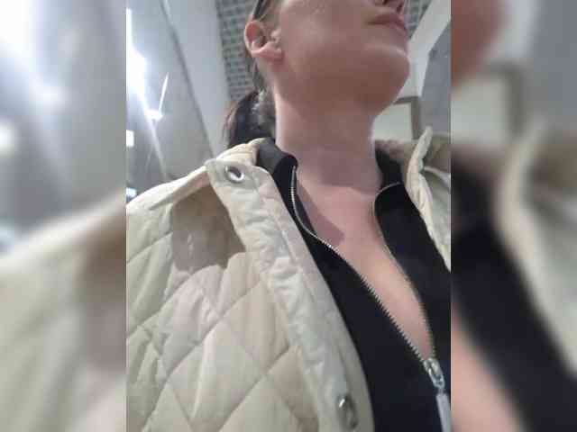 Mrs_Di webcam