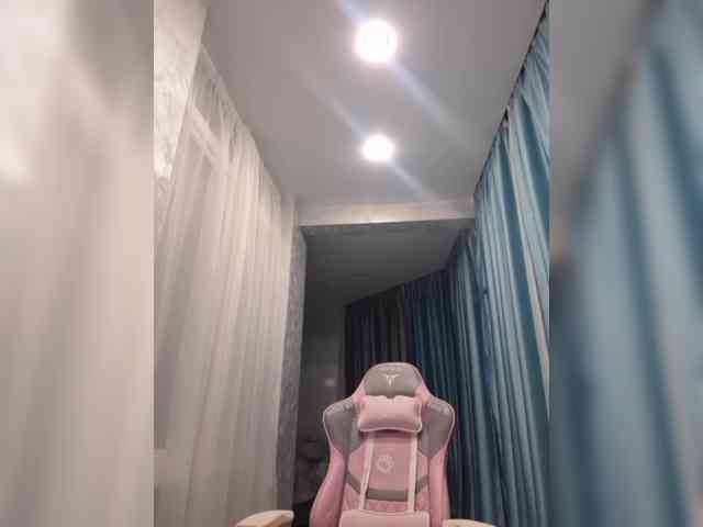 DIVORA Sex Cam Show
