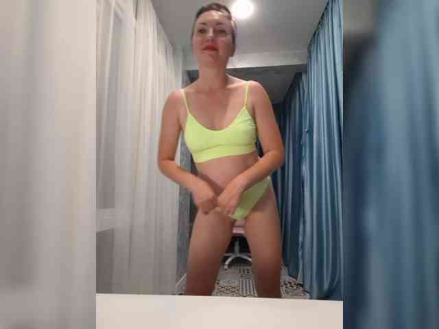 DIVORA Sex Cam Show