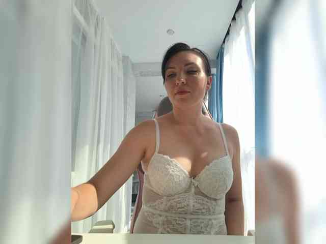 DIVORA Sex Cam Show