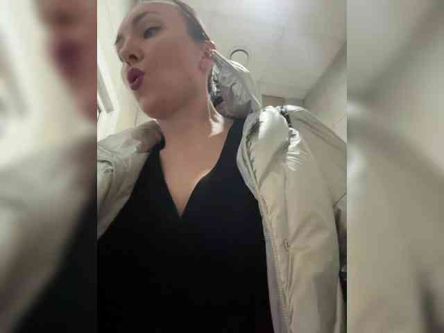 Mrs_Di webcam