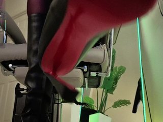 Lady_RedAlexa_