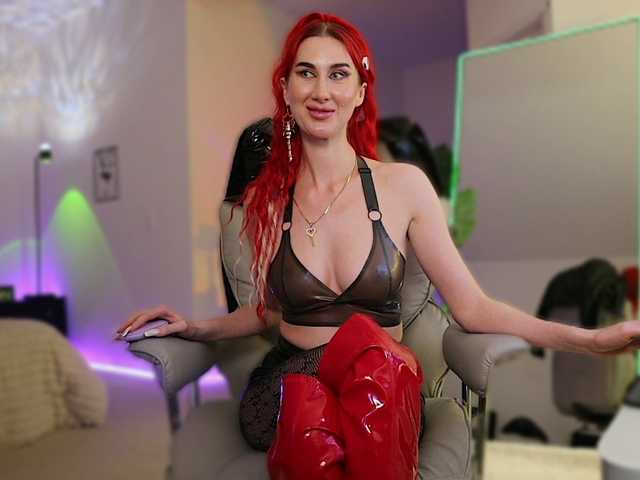 Lady_RedAlexa_