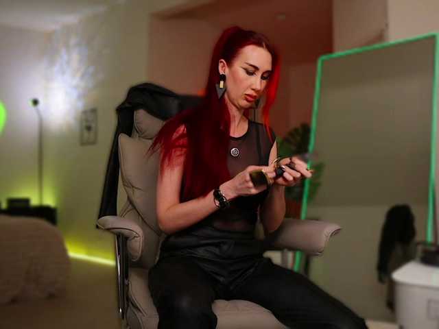 -redalexa-'s BongaCams show and profile