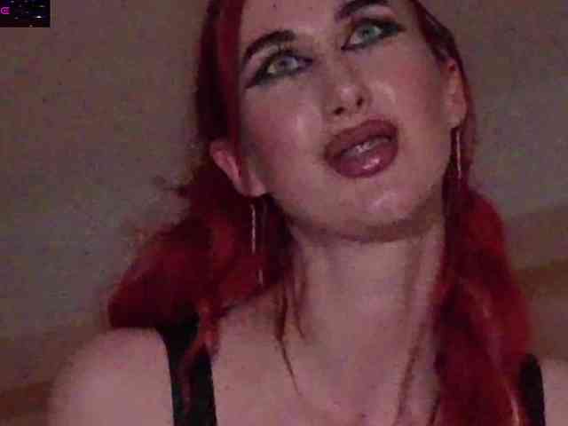 Lady_RedAlexa_ webcam