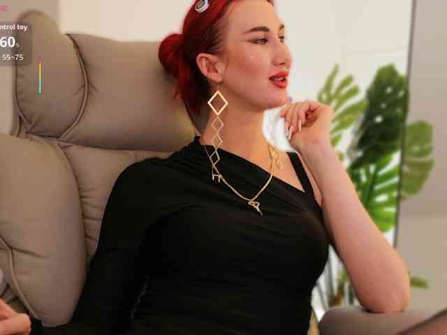 Lady_RedAlexa_ webcam