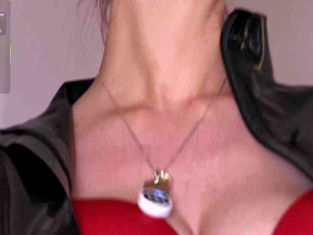 Lady_RedAlexa_ webcam