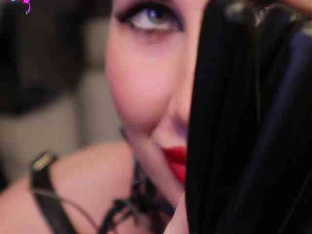 Lady_RedAlexa_ webcam