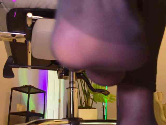 Lady_RedAlexa_ webcam
