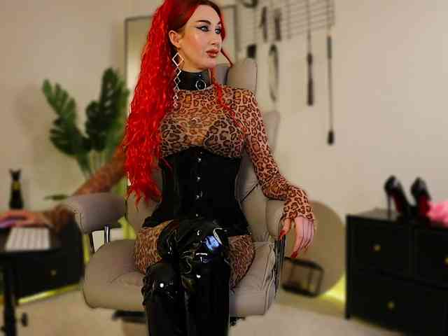 Lady_RedAlexa_ webcam