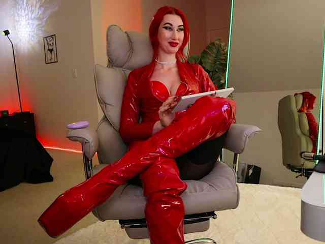 Lady_RedAlexa_
