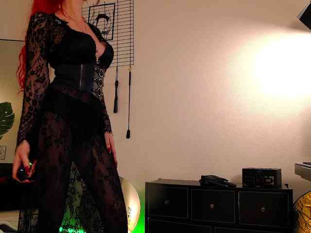 Modelo: Lady_RedAlexa_