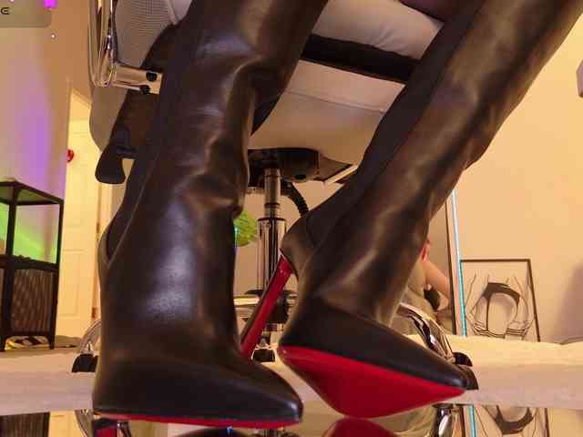 Lady_RedAlexa_ webcam