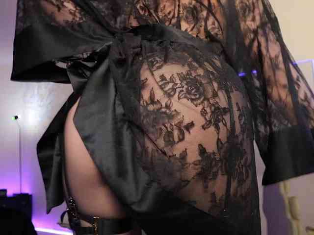 Lady_RedAlexa_ webcam