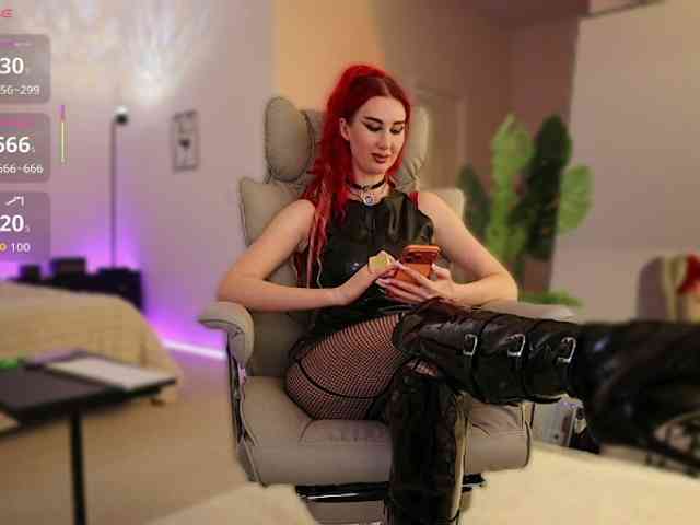 Lady_RedAlexa_ webcam