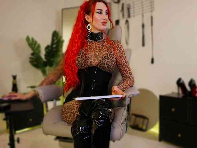 Lady_RedAlexa_ webcam