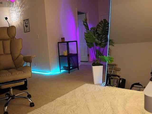 Lady_RedAlexa_ webcam
