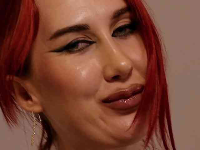 Lady_RedAlexa_ webcam